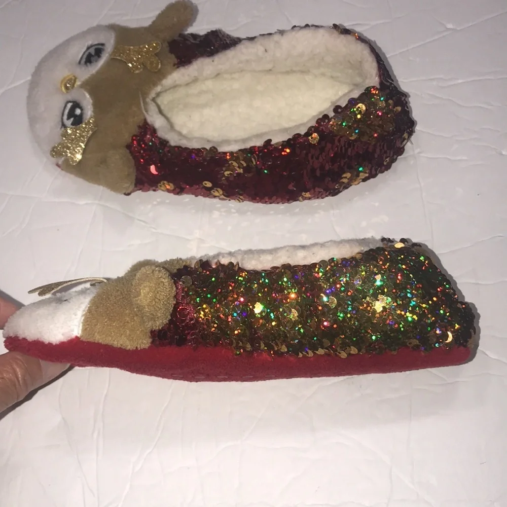 Adorable Girl’s Reindeer Slippers